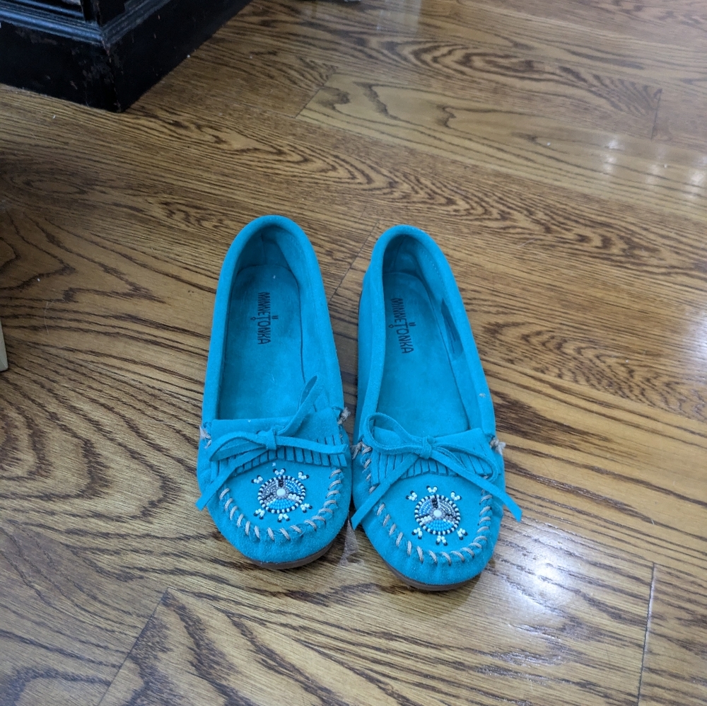 Minnetonka Blue Moccasins 8.5